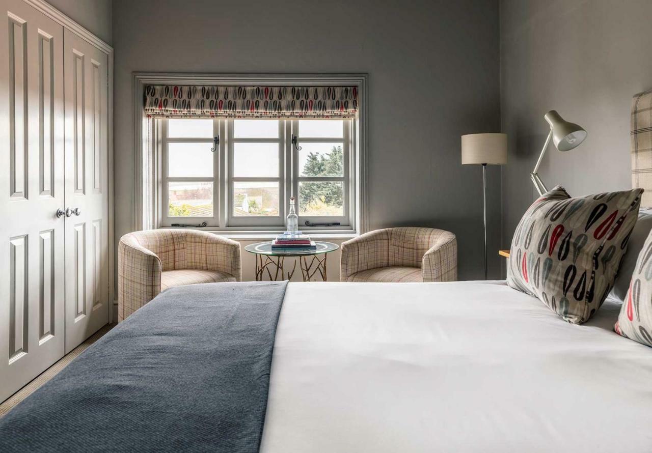 Crown And Castle Hotel Orford Buitenkant foto