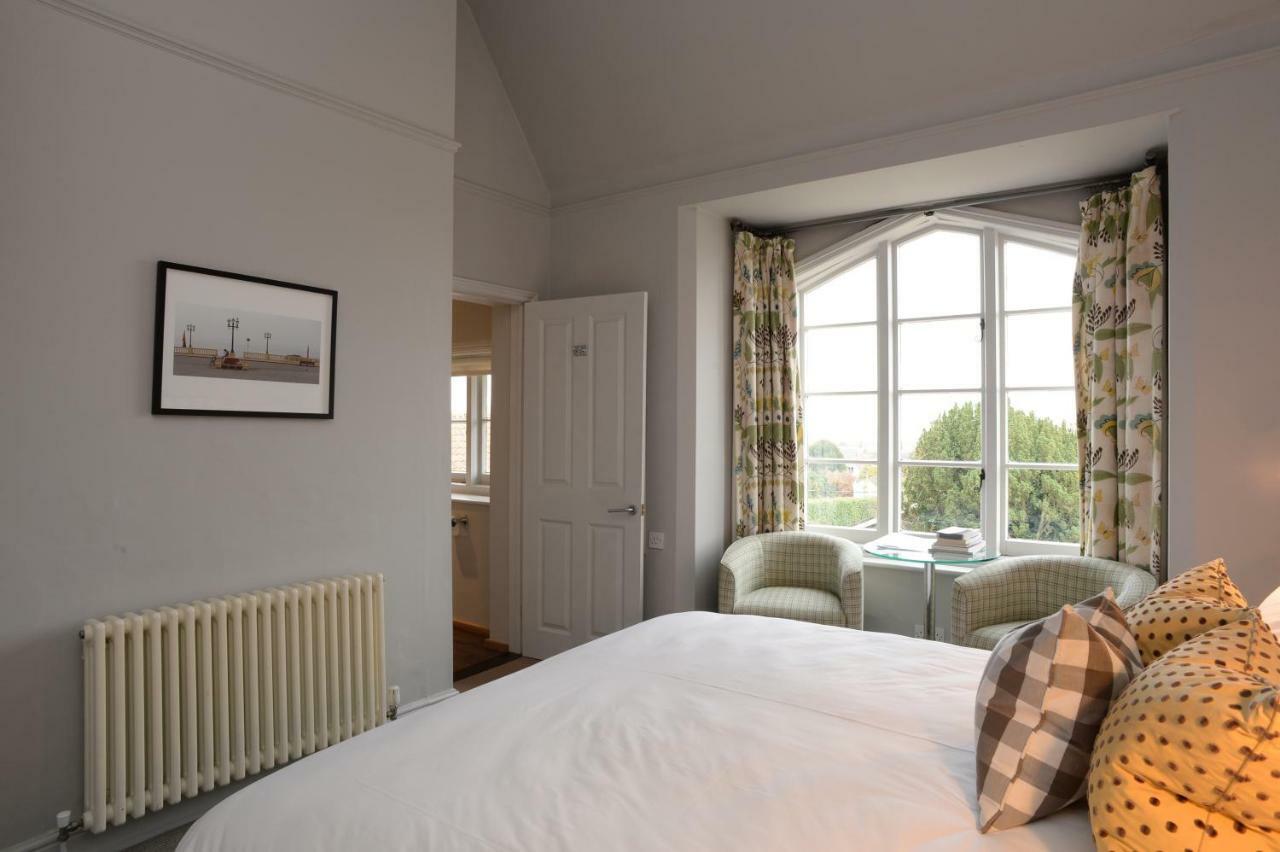 Crown And Castle Hotel Orford Buitenkant foto